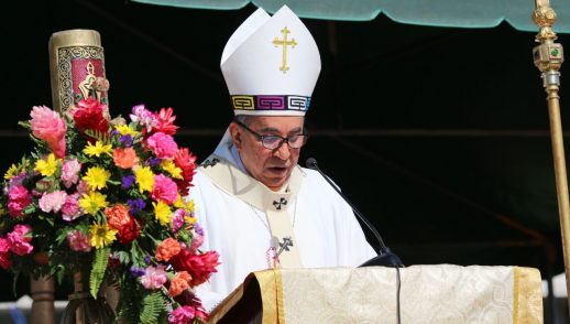 "La Iglesia Católica es la mayor red humana que existe en el mundo" - Mons. Ulloa